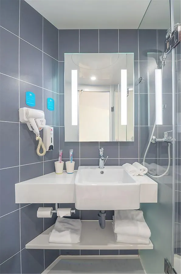 Hanting Hotel Zhengzhou East Haihang Road 2*,  China
